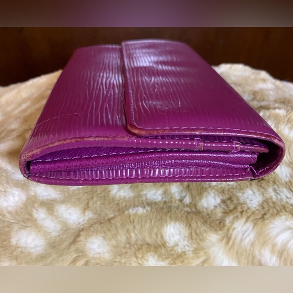 Louis Vuitton Portefeuille Sarah Epi Wallet - Picture 5 of 12
